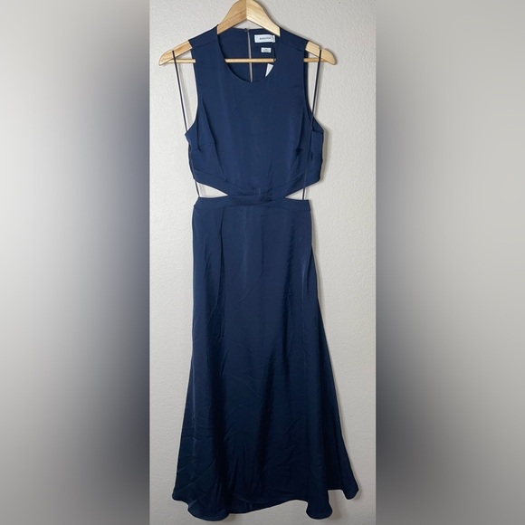 Aritzia Babaton Cella Satin Cutout Dress Satin fit-and-flare maxi dress MED NWT - Picture 4 of 9